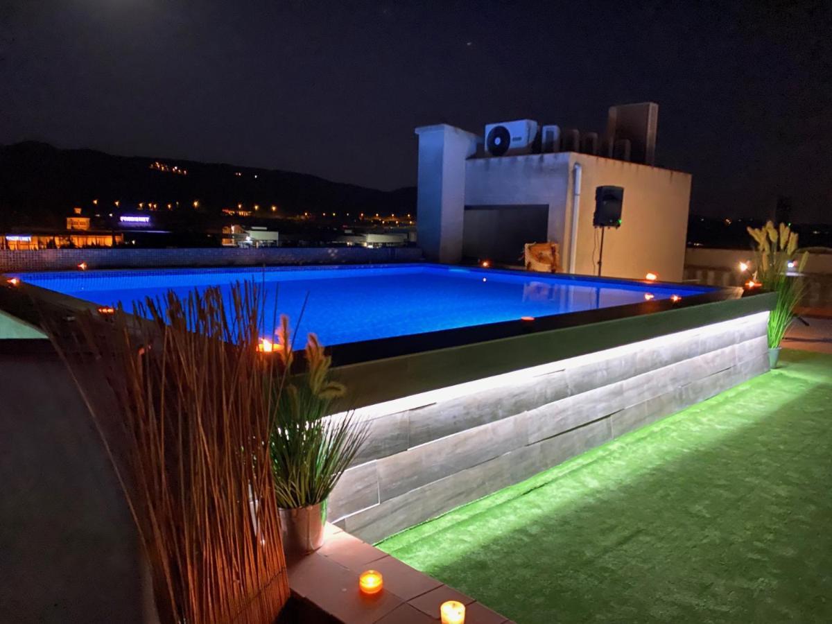 Hotel Fonda Neus Sant Sadurní dʼAnoia Екстериор снимка