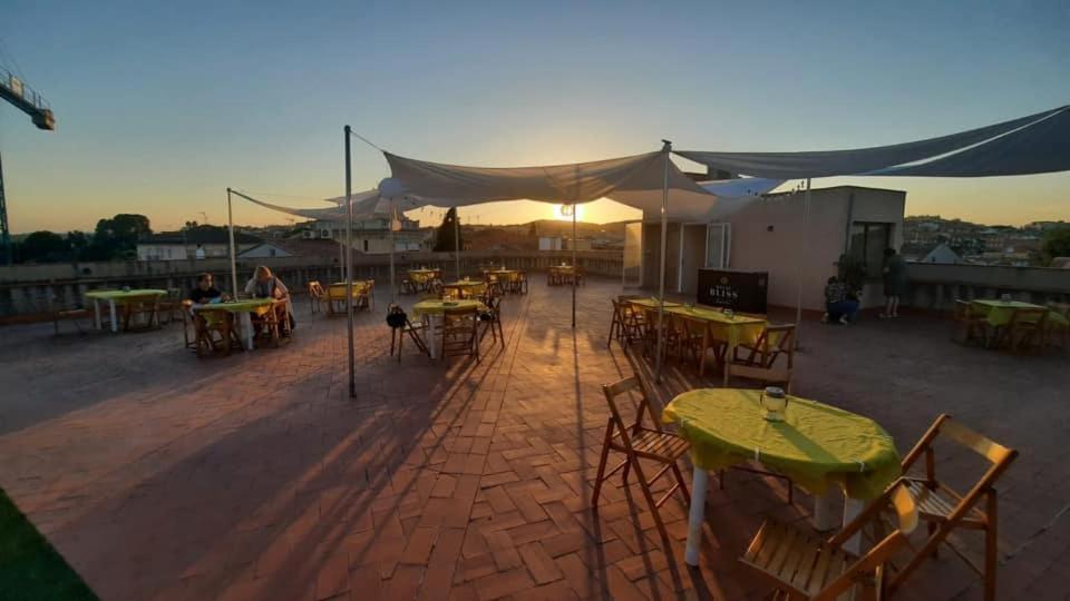 Hotel Fonda Neus Sant Sadurní dʼAnoia Екстериор снимка