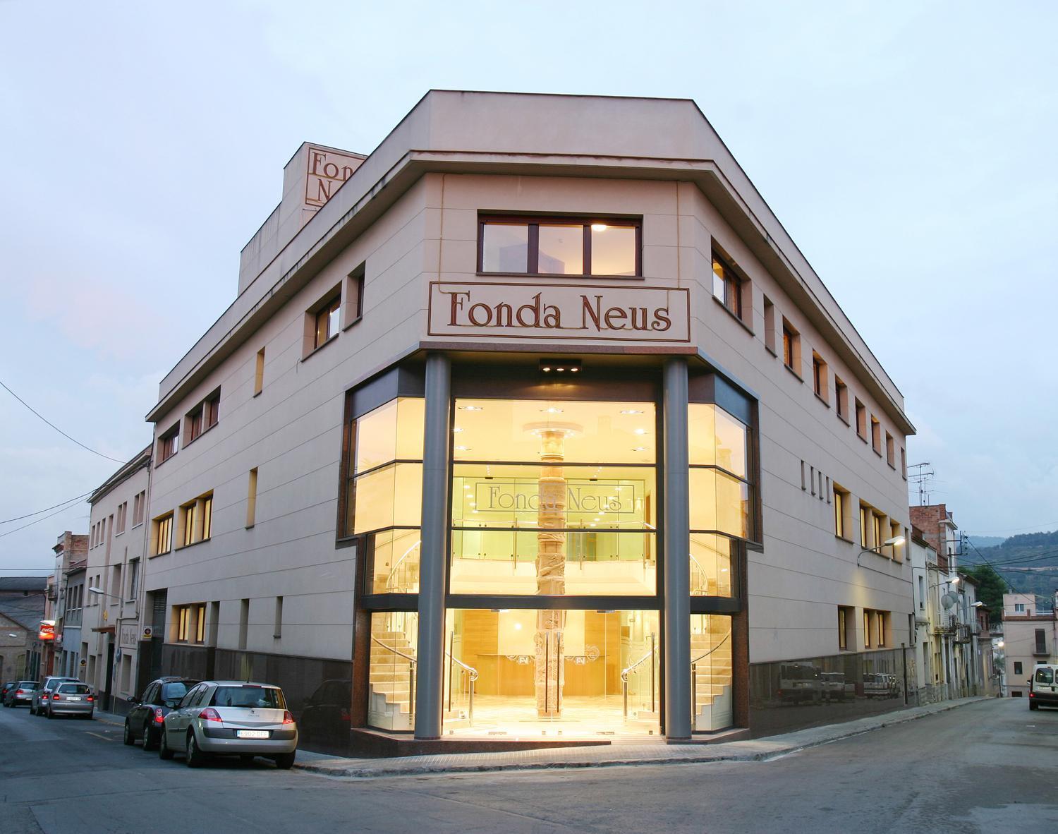 Hotel Fonda Neus Sant Sadurní dʼAnoia Екстериор снимка