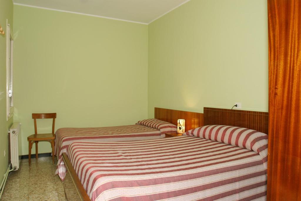 Hotel Fonda Neus Sant Sadurní dʼAnoia Екстериор снимка
