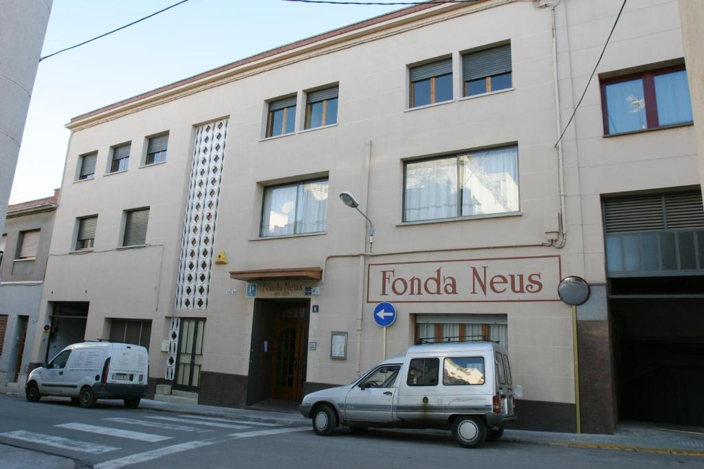 Hotel Fonda Neus Sant Sadurní dʼAnoia Екстериор снимка