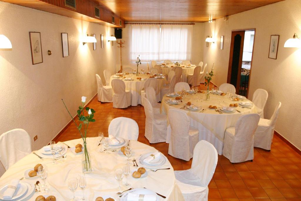 Hotel Fonda Neus Sant Sadurní dʼAnoia Екстериор снимка